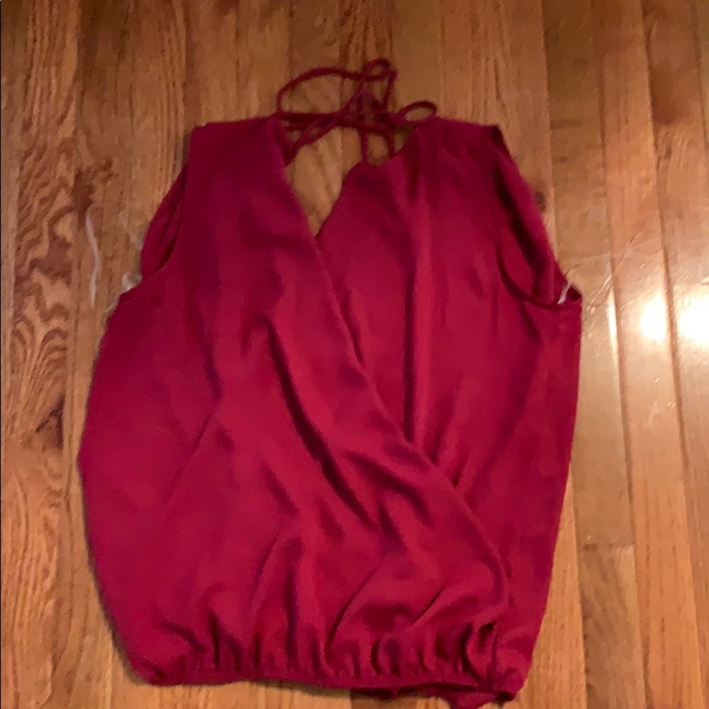 Women’s Top - Picture 2 of 3